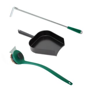 A professional e-commerce product shot of the BBQ Grid Cleaning Tool Kit, showcasing a premium stainless steel wire grill brush, an ergonomic dual-handle detailing scraper, and high-strength replacement scrubbing pads arranged neatly.