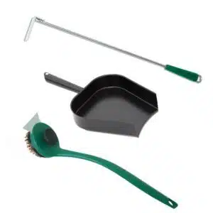 A professional e-commerce product shot of the BBQ Grid Cleaning Tool Kit, showcasing a premium stainless steel wire grill brush, an ergonomic dual-handle detailing scraper, and high-strength replacement scrubbing pads arranged neatly.